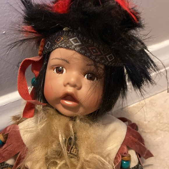 Golden keepsakes Heirloom Dolls | Native American 2 dolls - Picture 5 of 6